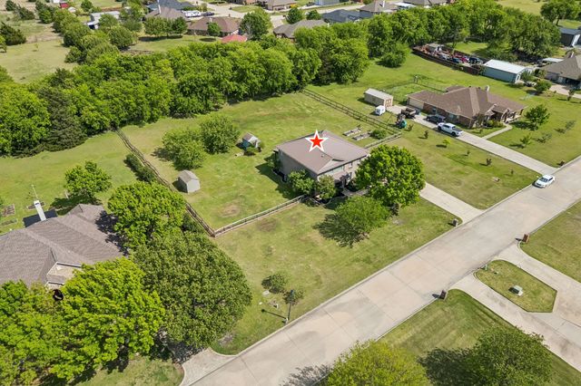 805 Lake Shadow Drive, Lavon, TX 75166