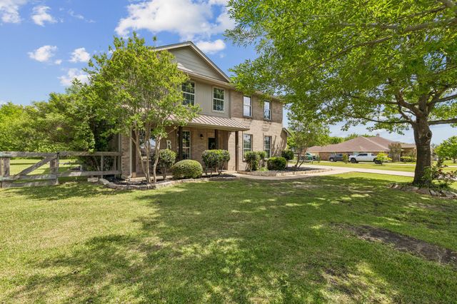 805 Lake Shadow Drive, Lavon, TX 75166