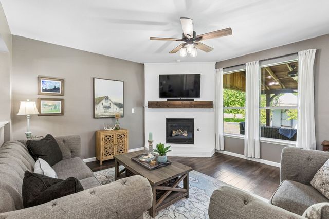 805 Lake Shadow Drive, Lavon, TX 75166