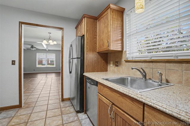 4307 S Detroit Avenue, Tulsa, OK 74105