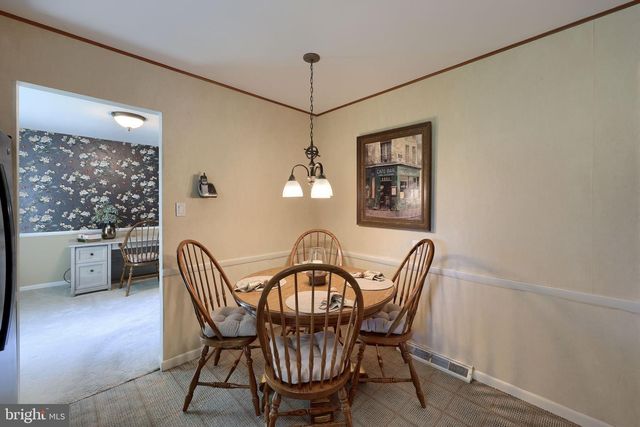 2143 BROCKTON RD, Lancaster, PA 17601