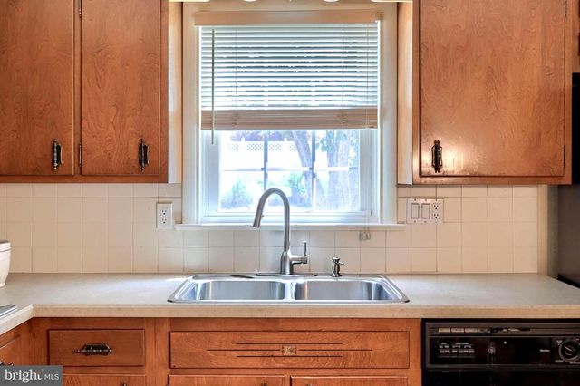 2143 BROCKTON RD, Lancaster, PA 17601