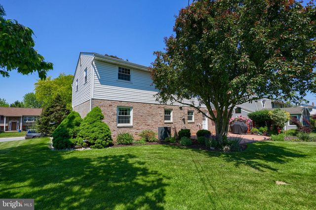2143 BROCKTON RD, Lancaster, PA 17601