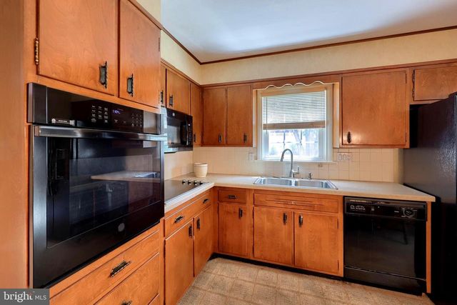 2143 BROCKTON RD, Lancaster, PA 17601