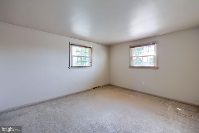 2143 BROCKTON RD, Lancaster, PA 17601