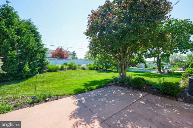 2143 BROCKTON RD, Lancaster, PA 17601