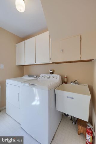 2143 BROCKTON RD, Lancaster, PA 17601