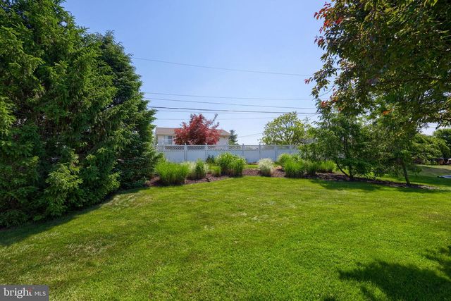 2143 BROCKTON RD, Lancaster, PA 17601