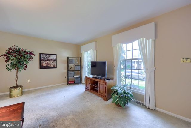 2143 BROCKTON RD, Lancaster, PA 17601