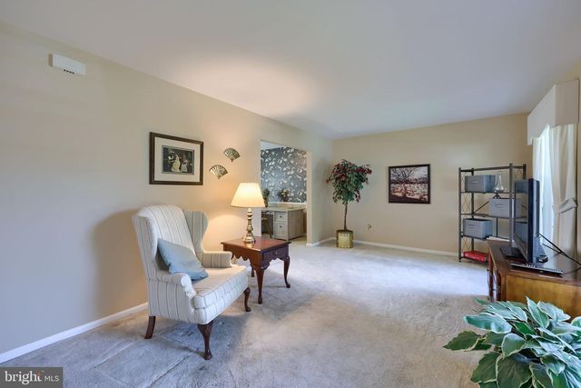 2143 BROCKTON RD, Lancaster, PA 17601