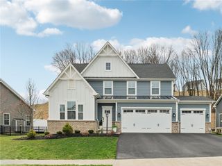 320 Crest Ln, Adams Twp, PA 16046