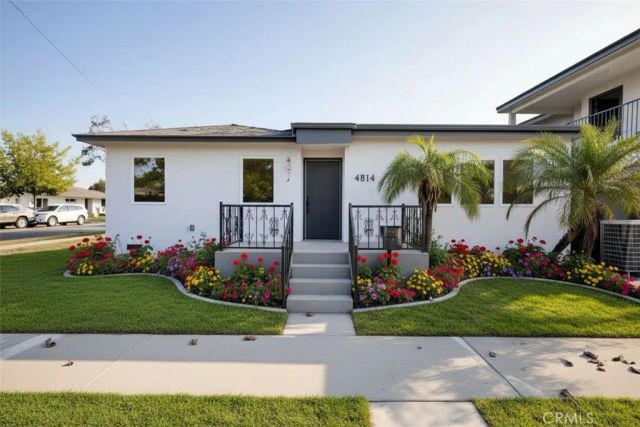 4814 Hedda, Lakewood, CA 90712