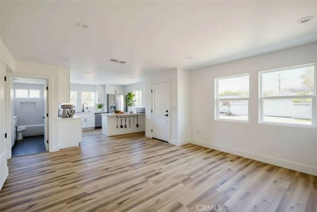 4814 Hedda, Lakewood, CA 90712