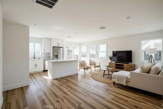 4814 Hedda, Lakewood, CA 90712