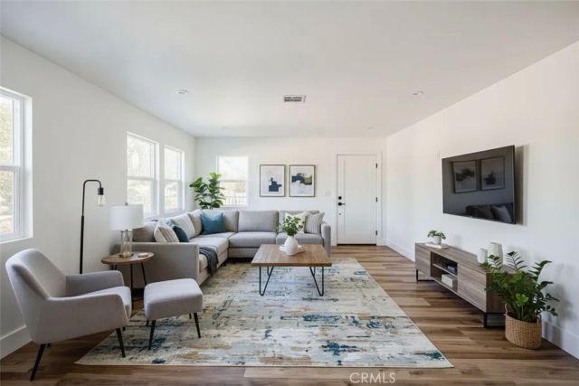 4814 Hedda, Lakewood, CA 90712