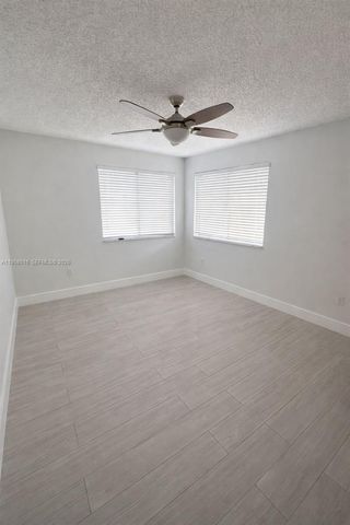 10034 SW 221st St, Cutler Bay, FL 33190