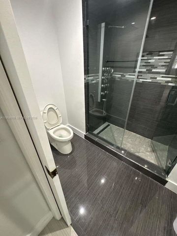 10034 SW 221st St, Cutler Bay, FL 33190