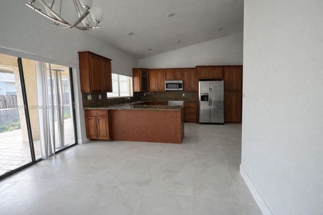 10034 SW 221st St, Cutler Bay, FL 33190