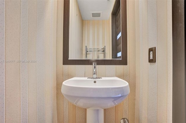 18201 Collins Avenue 3404&Cabana, Sunny Isles Beach, FL 33160