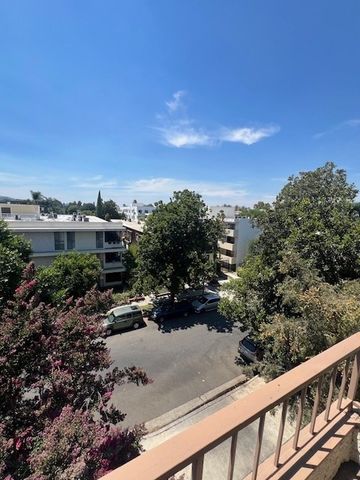 4454 Ventura Canyon Avenue 304, Sherman Oaks, CA 91423