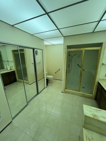 4454 Ventura Canyon Avenue 304, Sherman Oaks, CA 91423