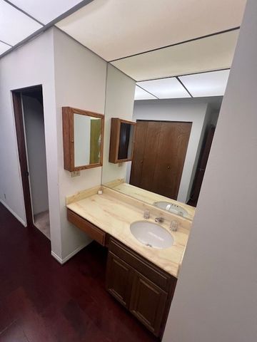 4454 Ventura Canyon Avenue 304, Sherman Oaks, CA 91423