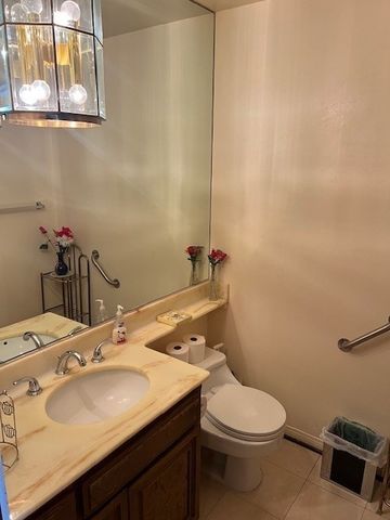 4454 Ventura Canyon Avenue 304, Sherman Oaks, CA 91423