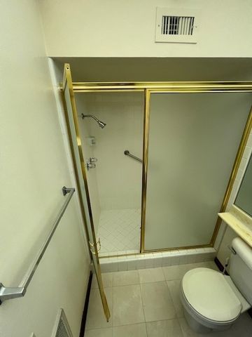 4454 Ventura Canyon Avenue 304, Sherman Oaks, CA 91423