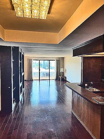 4454 Ventura Canyon Avenue 304, Sherman Oaks, CA 91423