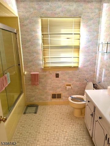 520 Scotland Rd, South Orange Village Twp., NJ 07079