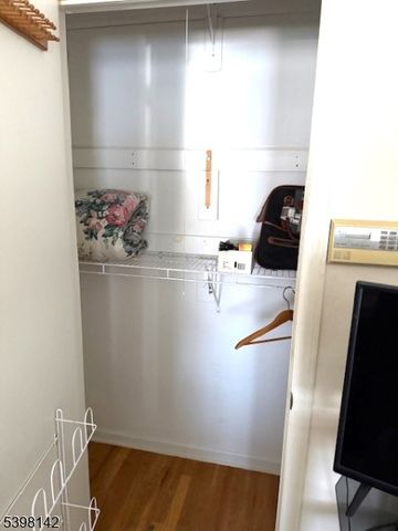 520 Scotland Rd, South Orange Village Twp., NJ 07079