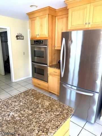 520 Scotland Rd, South Orange Village Twp., NJ 07079