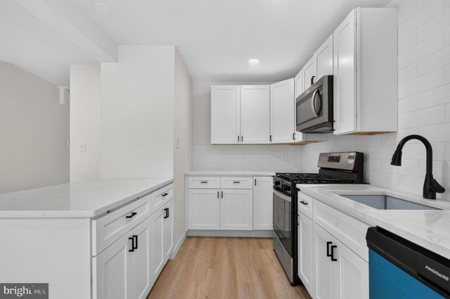713 BILLINGS AVE, Paulsboro, NJ 08066