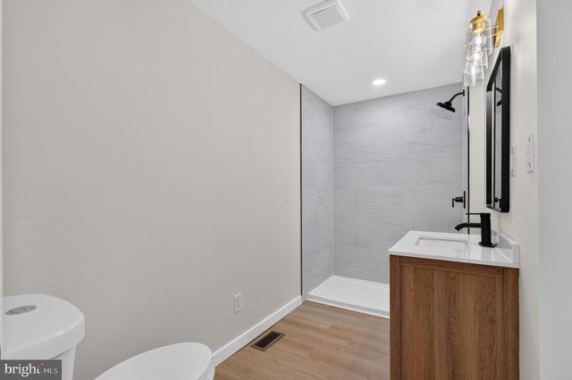 713 BILLINGS AVE, Paulsboro, NJ 08066