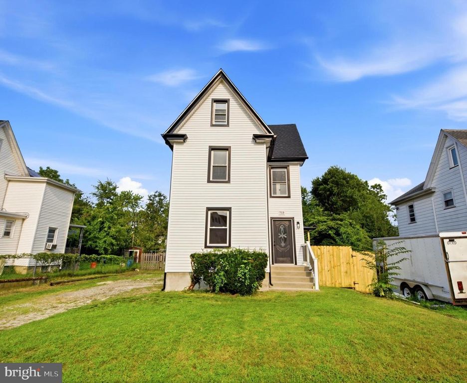 713 BILLINGS AVE, Paulsboro, NJ 08066