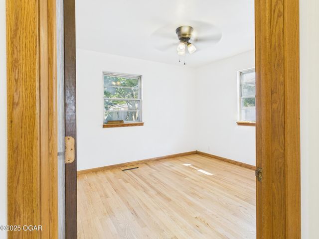 2803 Grand Avenue, Joplin, MO 64804