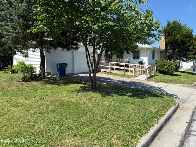 2803 Grand Avenue, Joplin, MO 64804