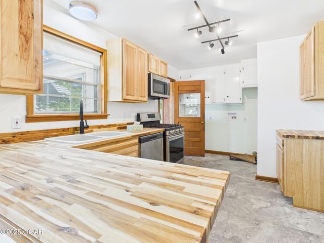 2803 Grand Avenue, Joplin, MO 64804