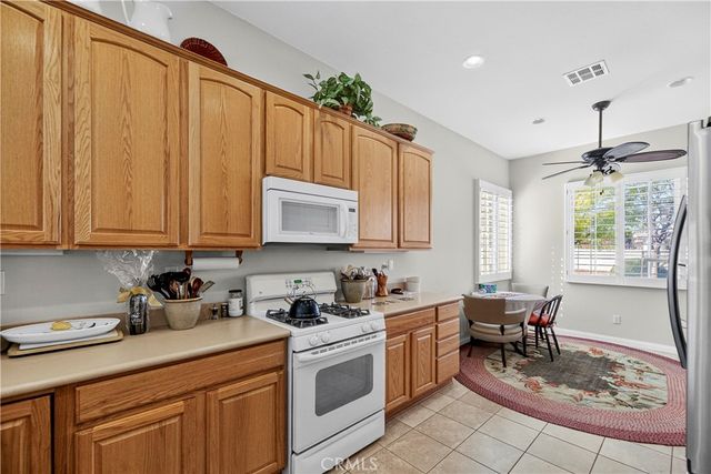 10509 Lanigan Rd., Apple Valley, CA 92308