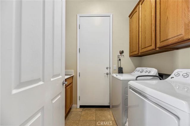 10509 Lanigan Rd., Apple Valley, CA 92308