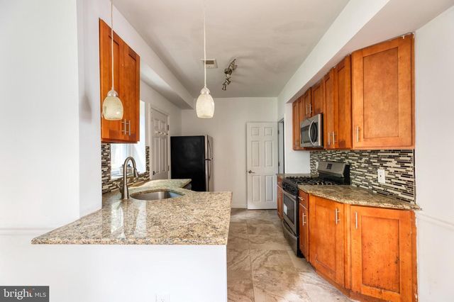 35 S ASHMEAD PL S, Philadelphia, PA 19144