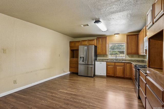 1281 County Road 6723, Natalia, TX 78059
