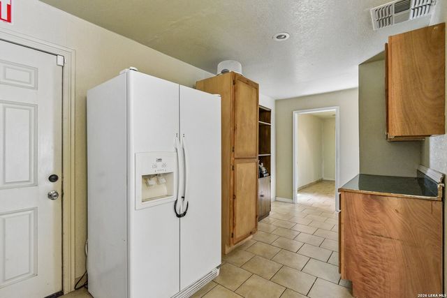 1281 County Road 6723, Natalia, TX 78059