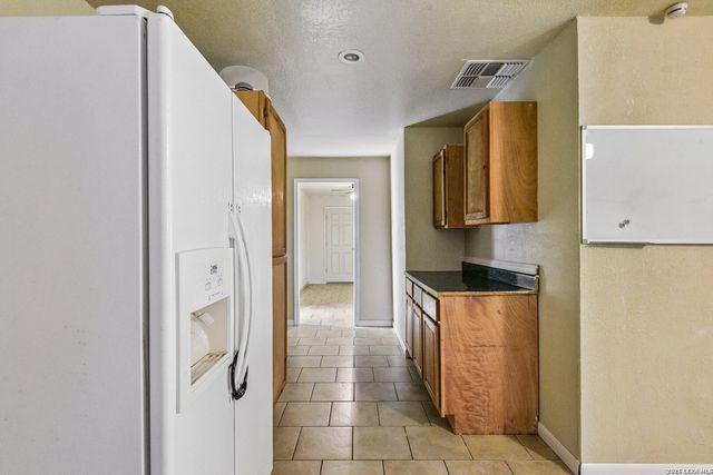 1281 County Road 6723, Natalia, TX 78059