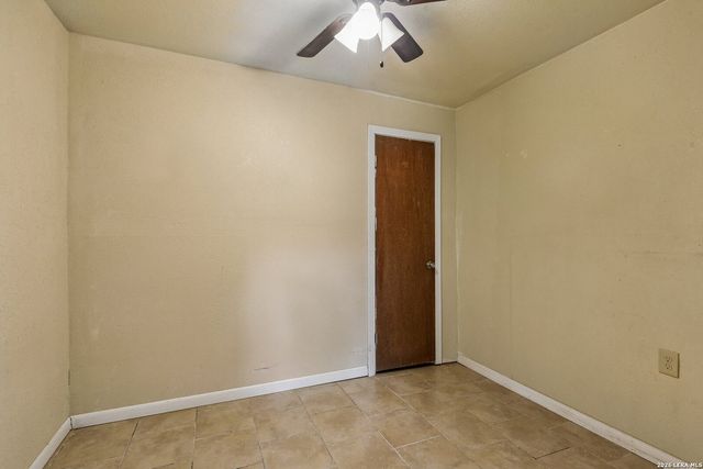 1281 County Road 6723, Natalia, TX 78059