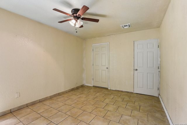 1281 County Road 6723, Natalia, TX 78059