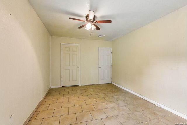 1281 County Road 6723, Natalia, TX 78059