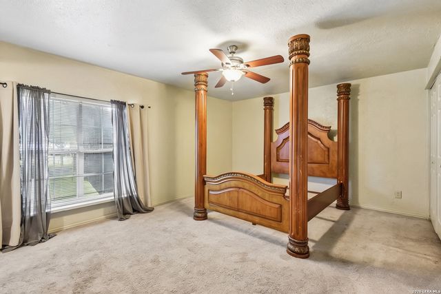 1281 County Road 6723, Natalia, TX 78059