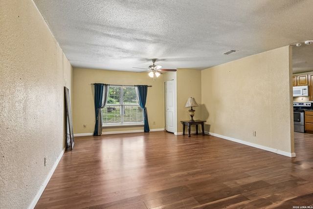 1281 County Road 6723, Natalia, TX 78059