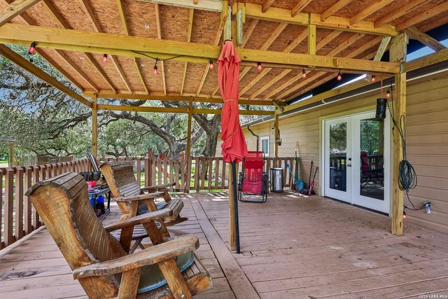 1281 County Road 6723, Natalia, TX 78059